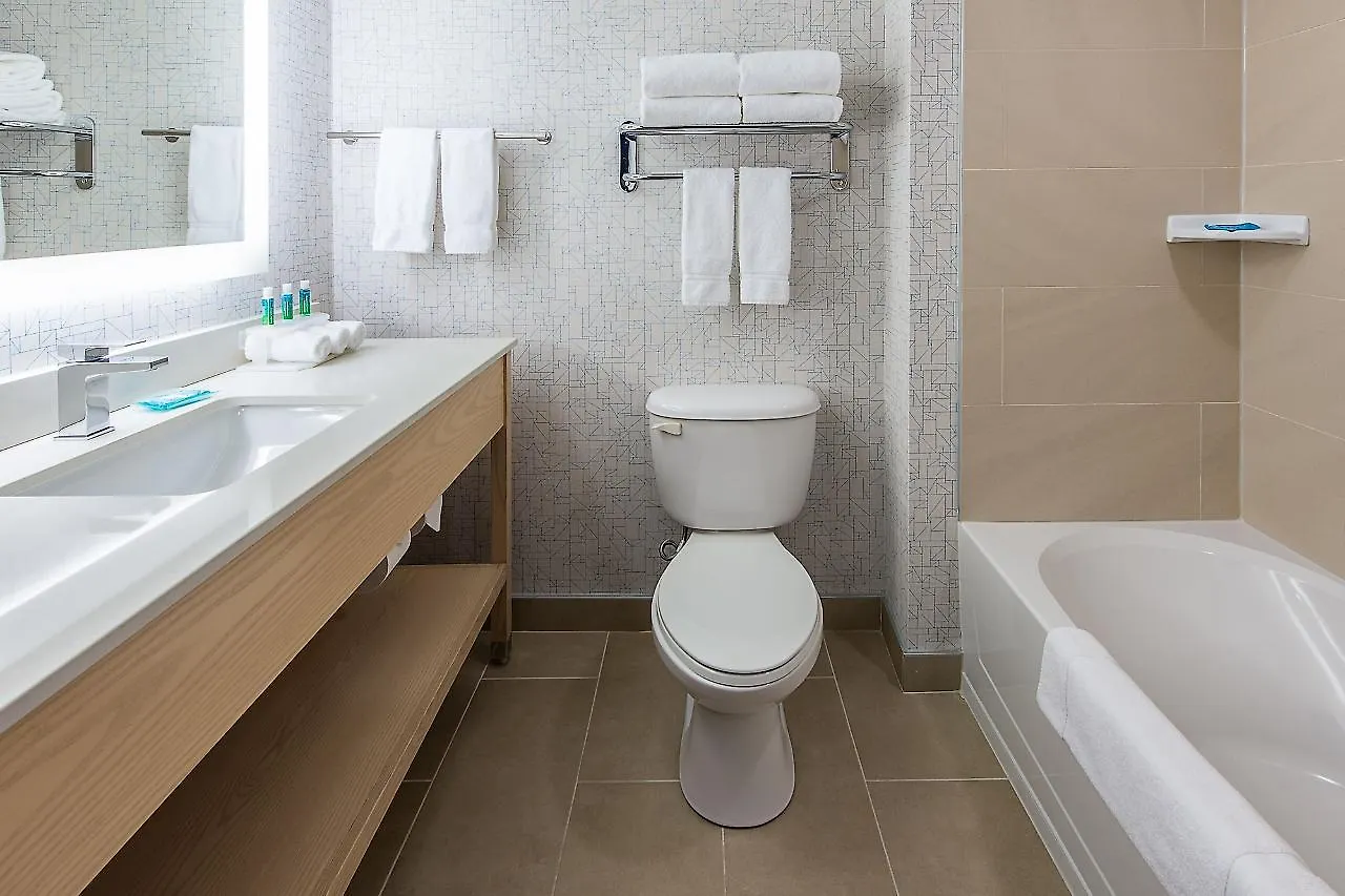 *** מלון Holiday Inn Express & Suites Halifax - Bedford By Ihg קנדה