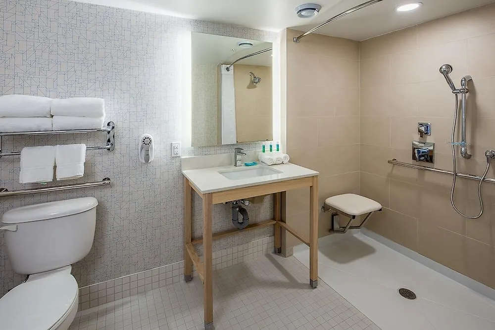 Holiday Inn Express & Suites Halifax - Bedford By Ihg 3*,